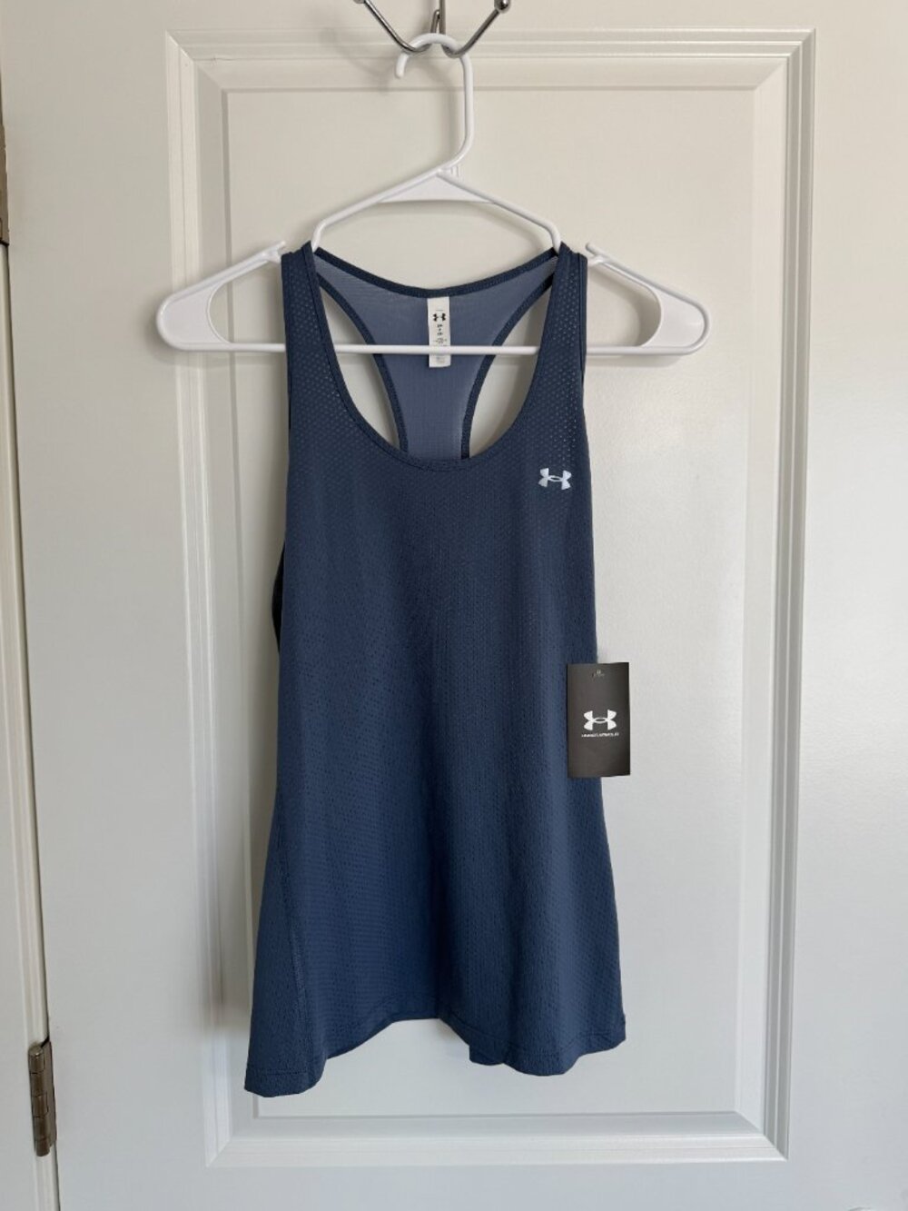 Under Armour HeatGear Women’s Small Fitted Racerback Mesh Workout Tank Blue NWT
